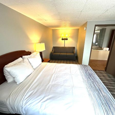 Americinn & Suites By Wyndham Baraboo Event Center Extérieur photo