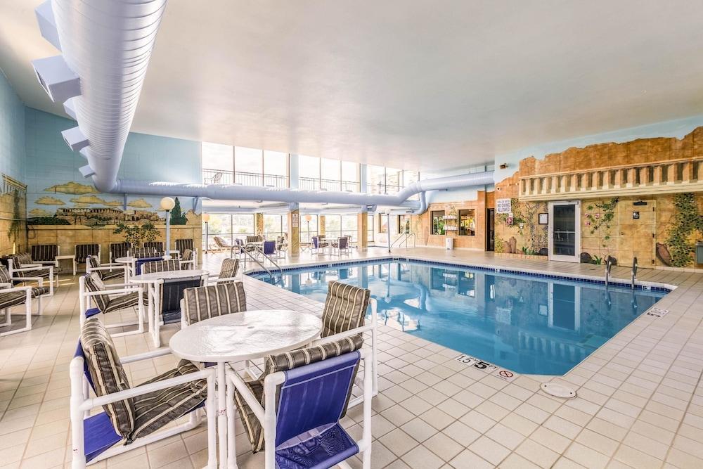 Americinn & Suites By Wyndham Baraboo Event Center Extérieur photo