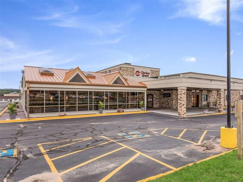 Americinn & Suites By Wyndham Baraboo Event Center Extérieur photo