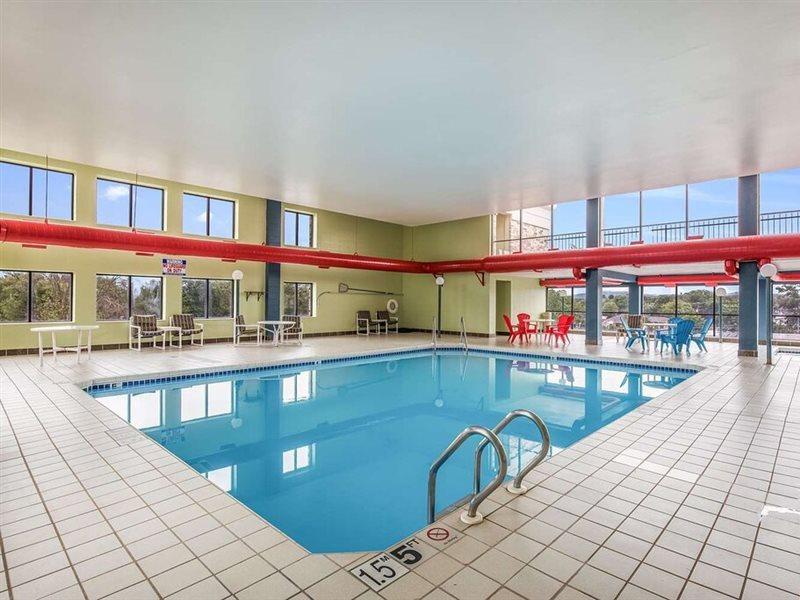 Americinn & Suites By Wyndham Baraboo Event Center Extérieur photo