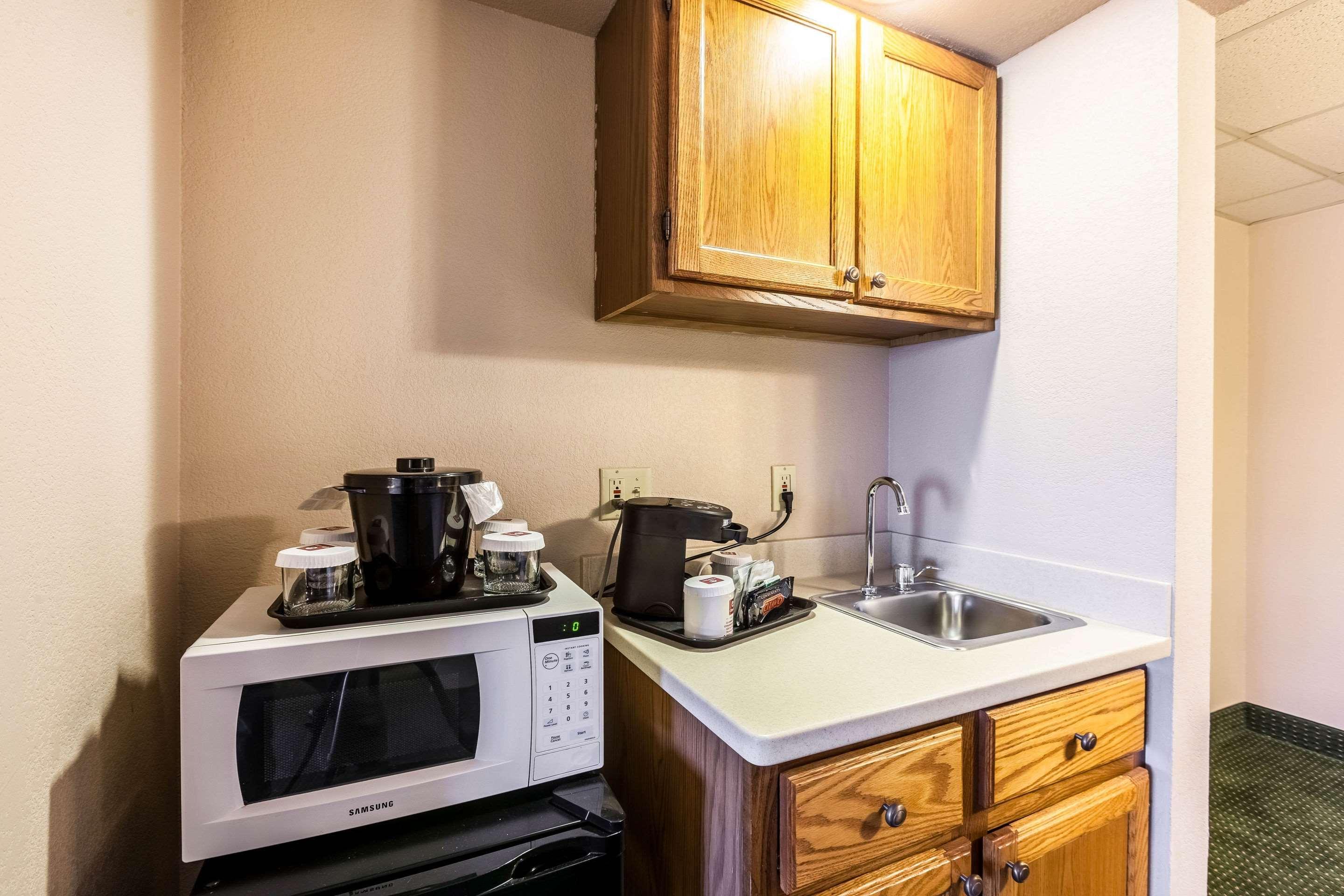 Americinn & Suites By Wyndham Baraboo Event Center Extérieur photo