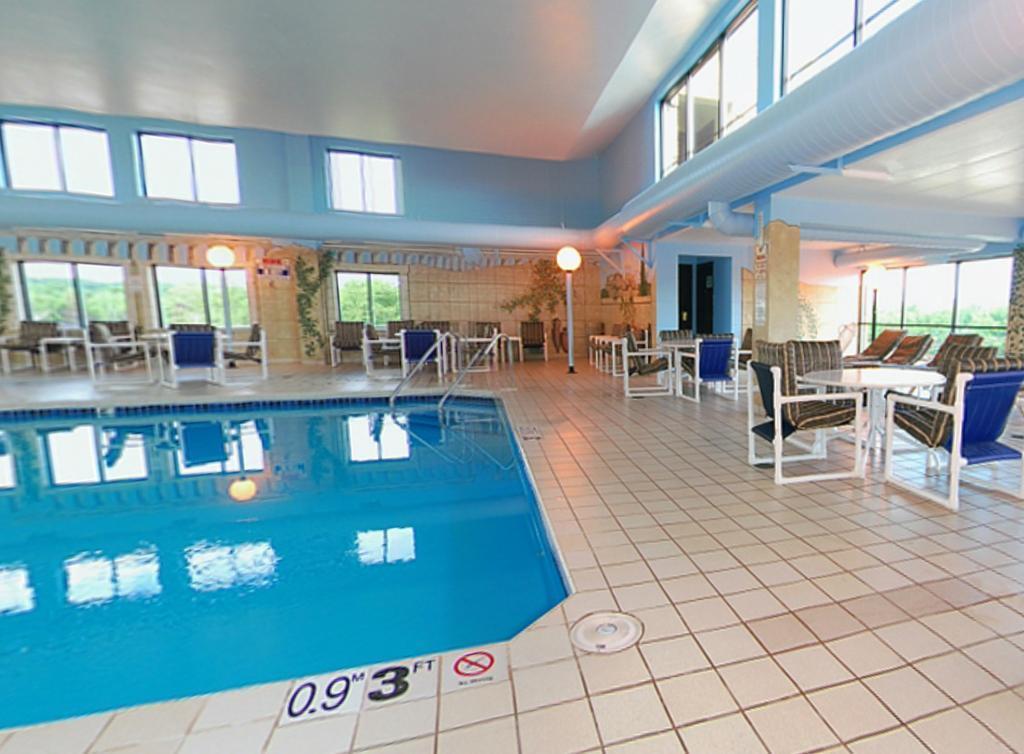Americinn & Suites By Wyndham Baraboo Event Center Extérieur photo