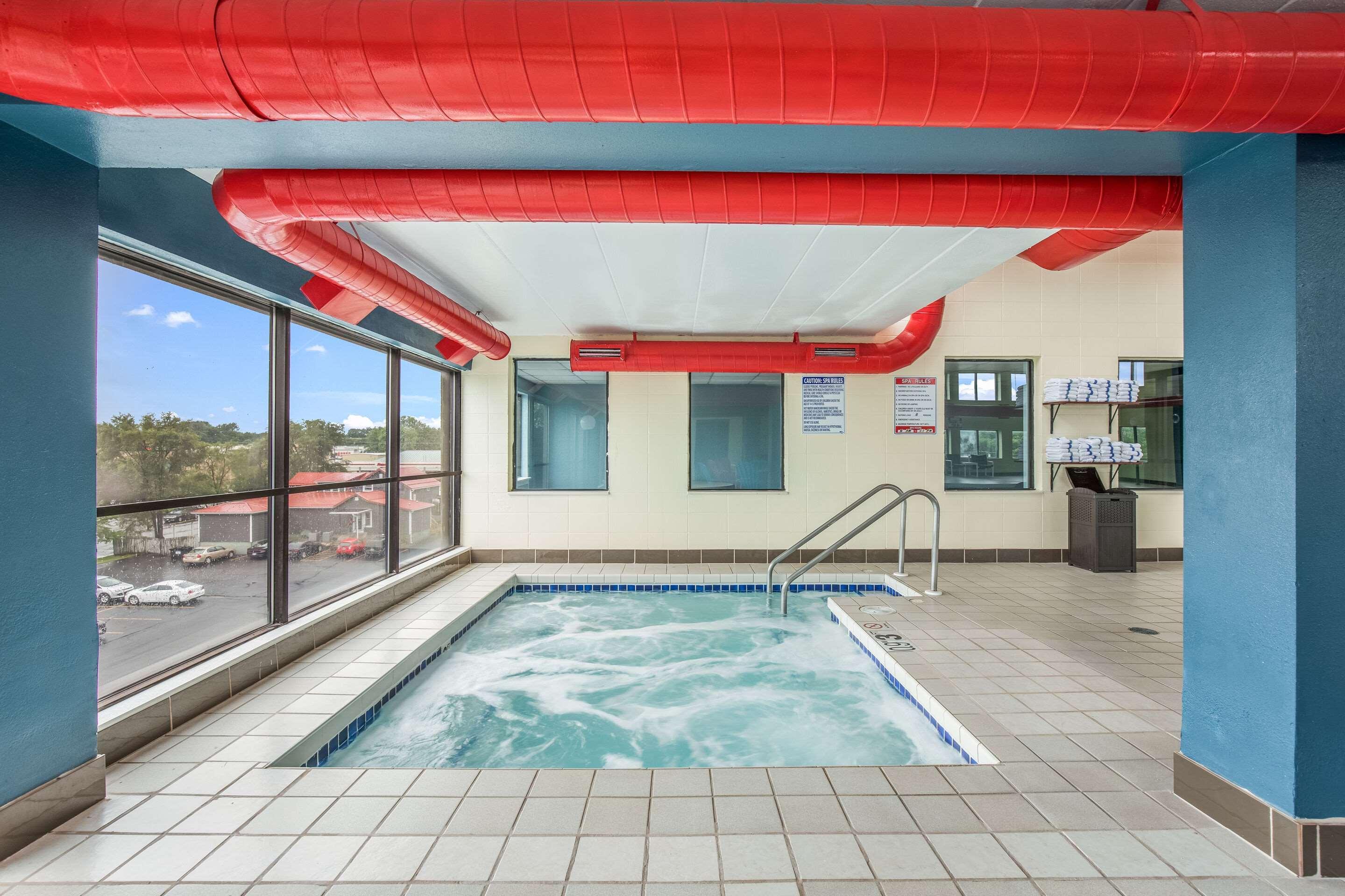Americinn & Suites By Wyndham Baraboo Event Center Extérieur photo