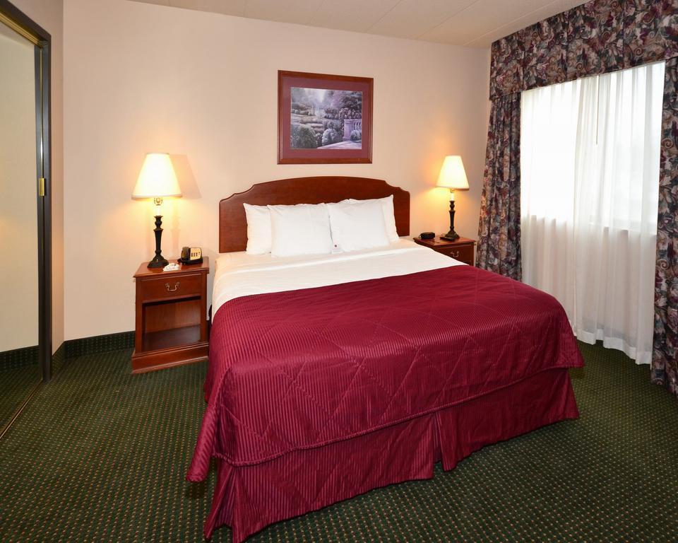Americinn & Suites By Wyndham Baraboo Event Center Extérieur photo