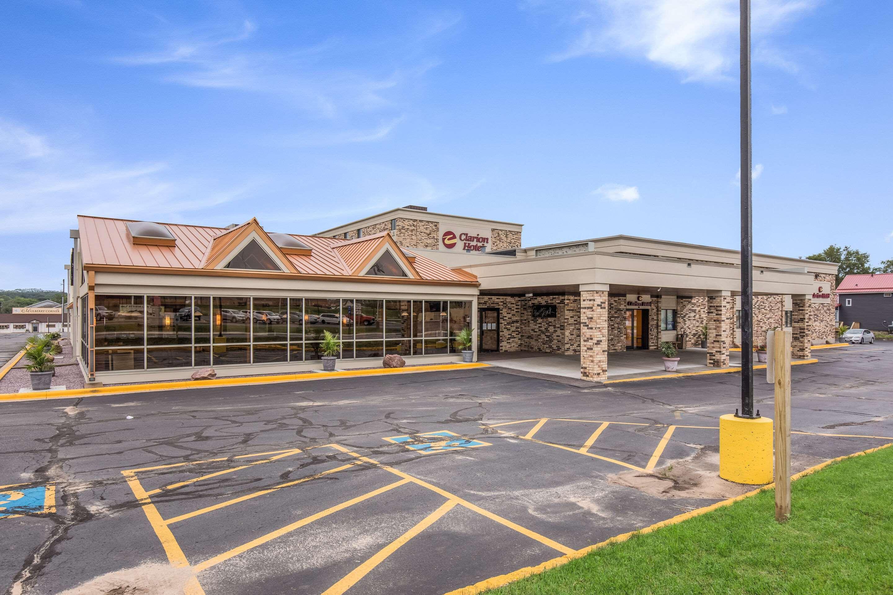 Americinn & Suites By Wyndham Baraboo Event Center Extérieur photo