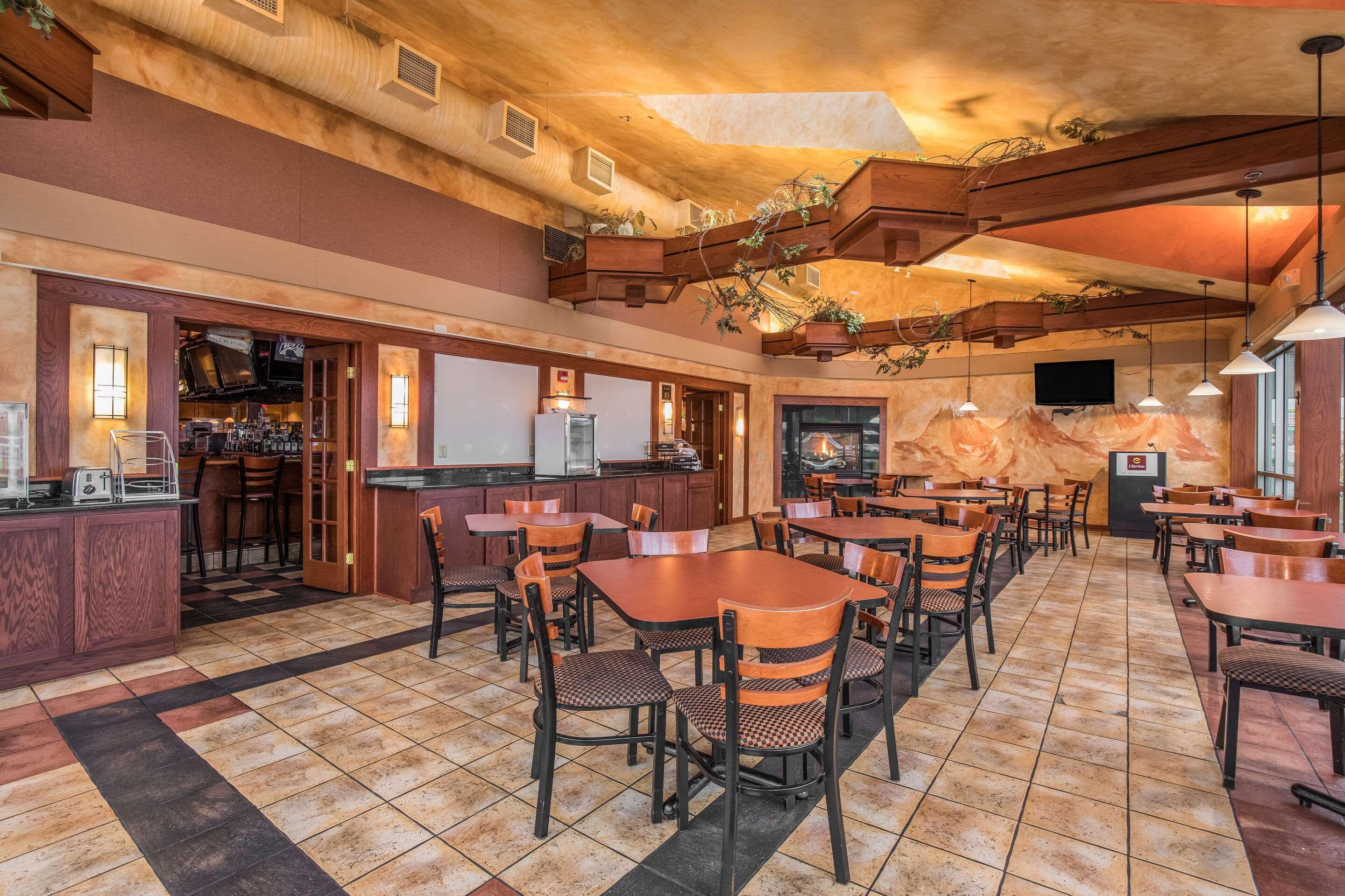 Americinn & Suites By Wyndham Baraboo Event Center Extérieur photo