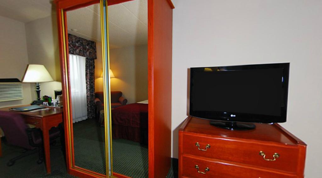 Americinn & Suites By Wyndham Baraboo Event Center Extérieur photo