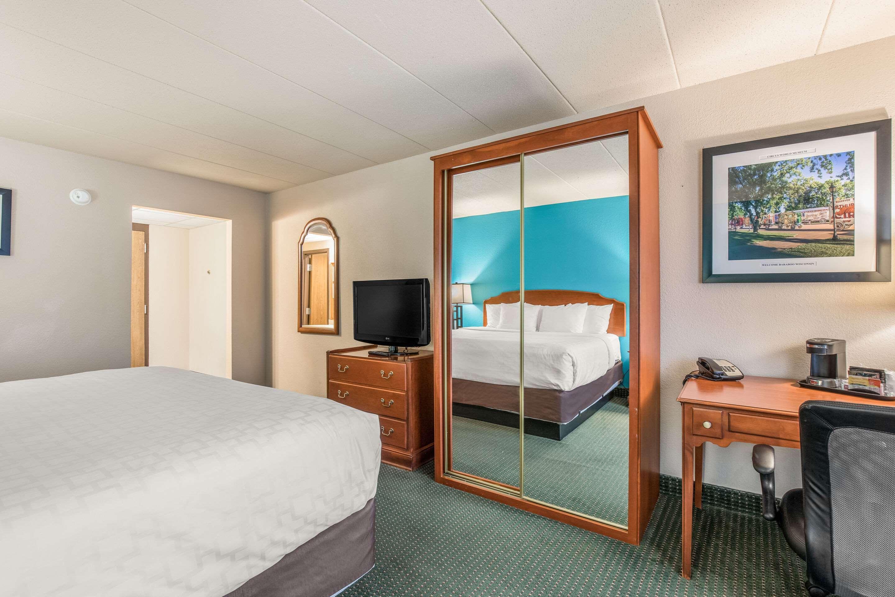 Americinn & Suites By Wyndham Baraboo Event Center Extérieur photo