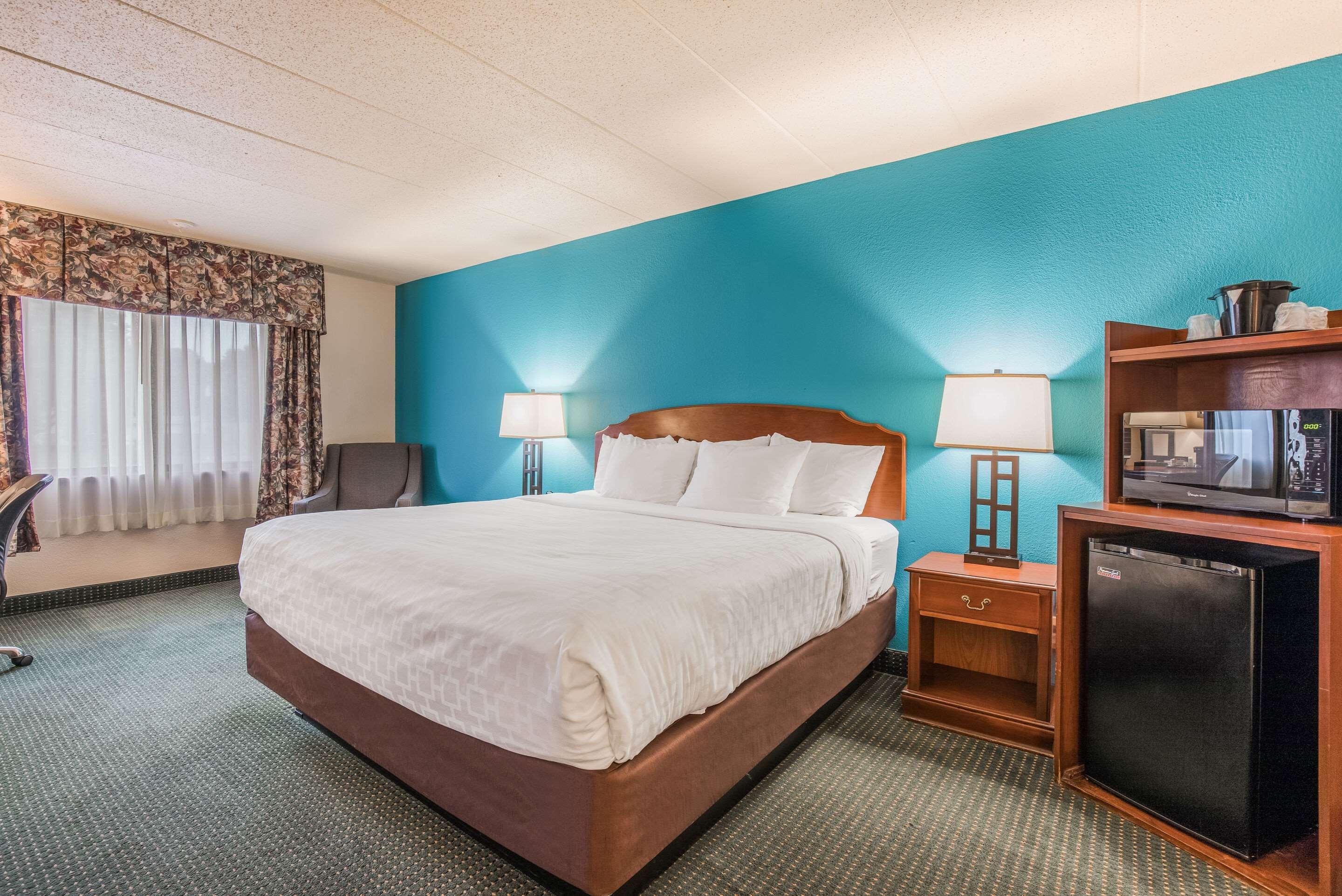 Americinn & Suites By Wyndham Baraboo Event Center Extérieur photo